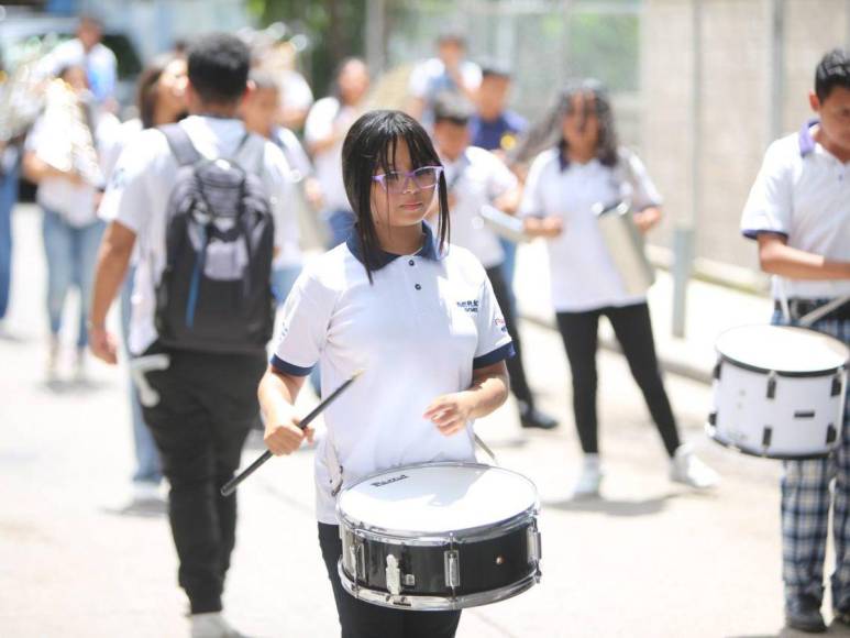 Así se prepara la banda de guerra del Instituto Beraca