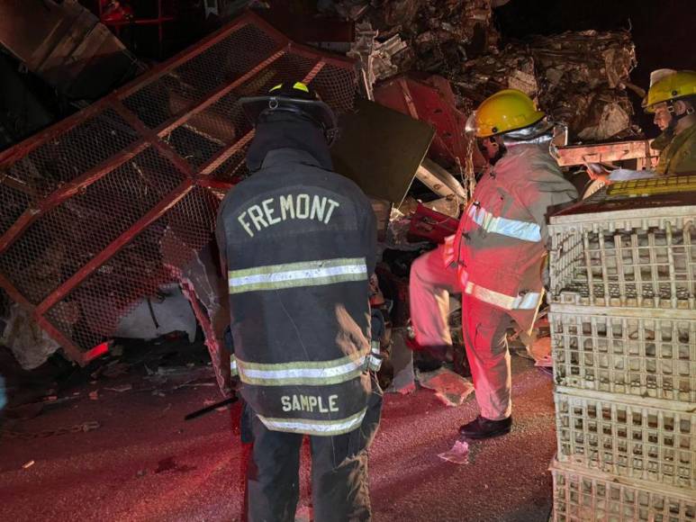 Las impactantes imágenes del choque de una rastra contra el peaje de Santa Cruz de Yojoa