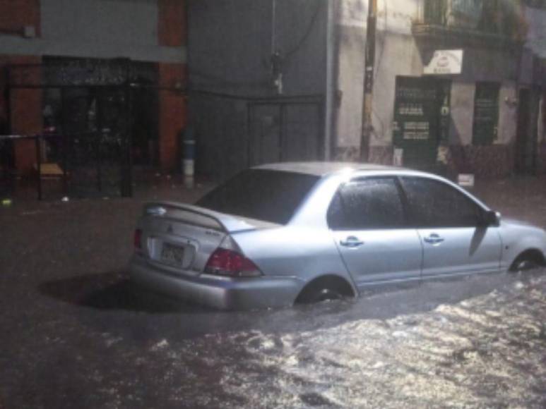 Pasajeros atrapados y derrumbes: estragos de tormenta Pilar en el DC