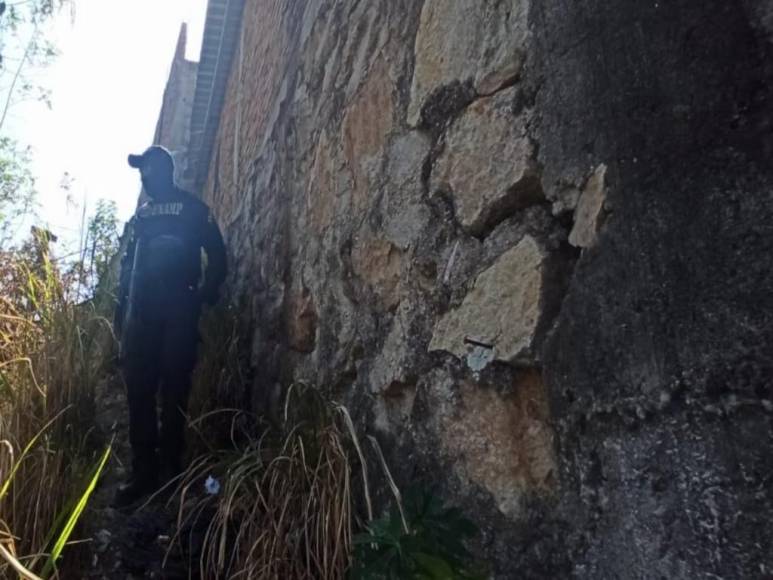 Imágenes del cementerio clandestino de la pandilla 18 hallado en la colonia La Esperanza