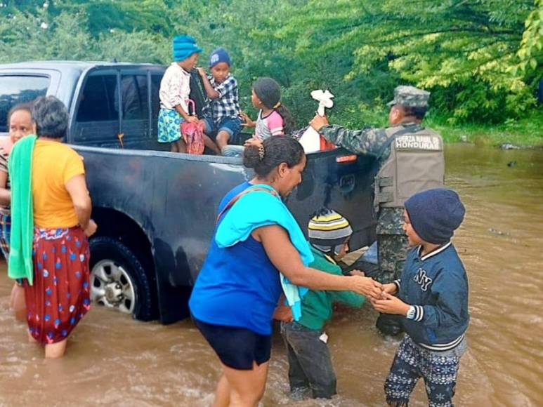 Comunidades incomunicadas, pérdidas y evacuaciones: el saldo de las lluvias en Honduras