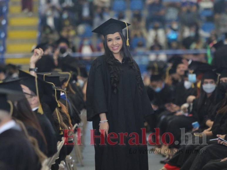 Con orgullo y emoción arrancó la segunda jornada de graduaciones de la UNAH