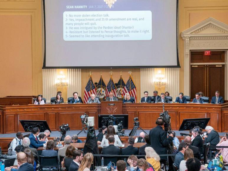 El impactante testimonio de la ex asistente del gobierno de Donald Trump sobre el asalto al Capitolio