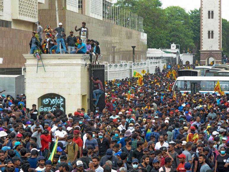 Así fue la irrupción de manifestantes en casa del presidente de Sri Lanka (Fotos)