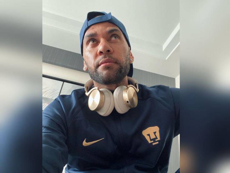 “Aceptaré lo que venga, no me asusta nada”: Dani Alves se pronuncia desde la prisión mientras su abogado prepara “maniobra” en su caso