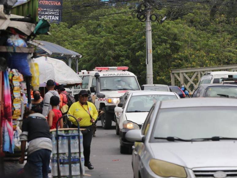 Heridos de accidente en carretera a Olancho llegan en ambulancia al HE