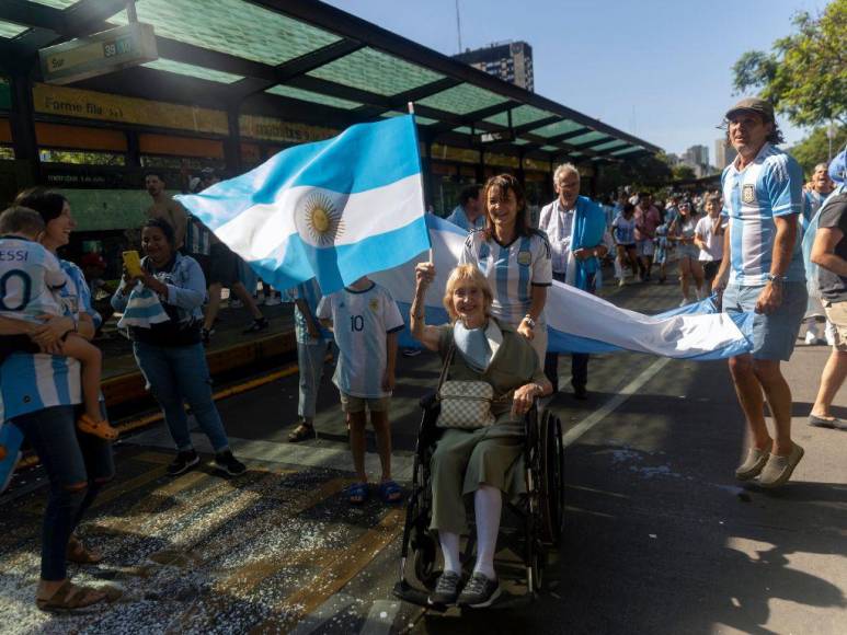 ¡Locura total! Así celebran los argentinos su tercera Copa del Mundo