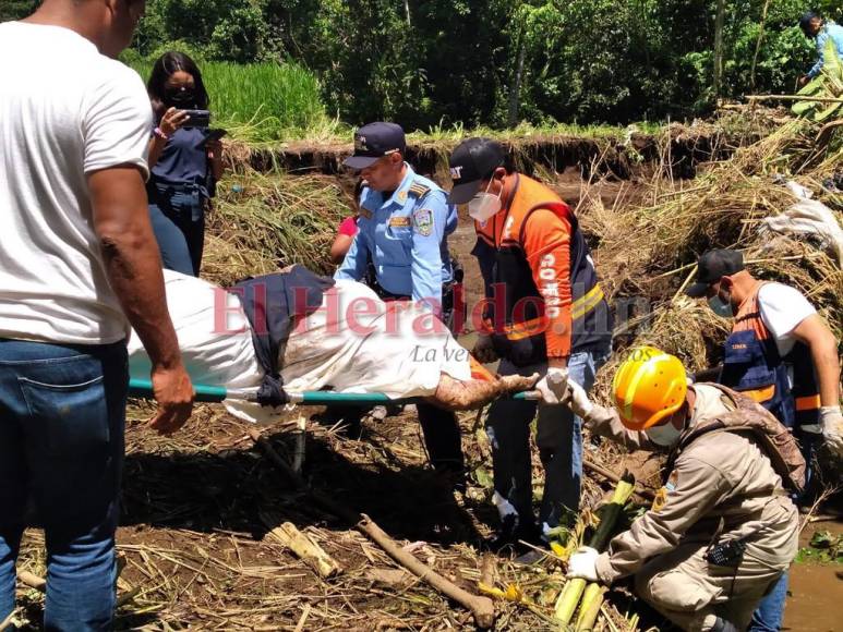 El doloroso rescate de familia que murió ahogada en San Francisco de Yojoa (Fotos)