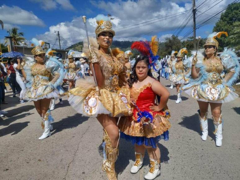 ¡Qué elegancia! Espectaculares palillonas del Instituto Cosme García de Danlí