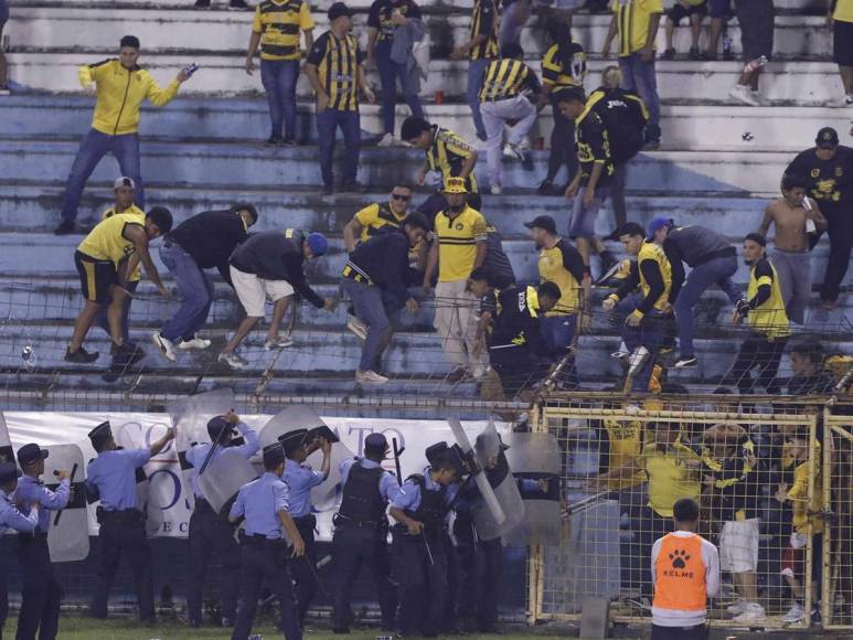 ¡Nada ha cambiado! Relajo de barra de Real España tras clásico