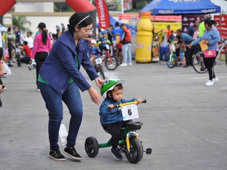 ¡Vamos, pedaleen!: Así arrancó la Vuelta Ciclística Infantil 2023