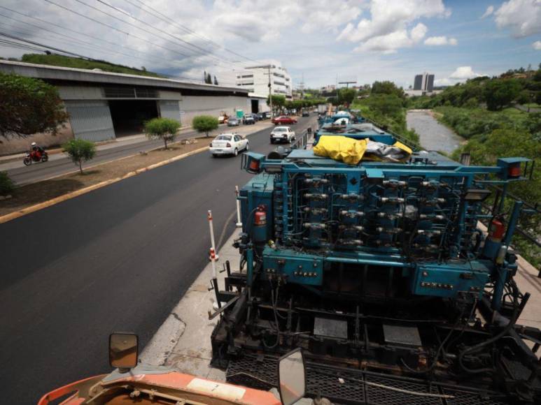 Los “dragones” transforman viejas calles a vías de alta calidad en la capital