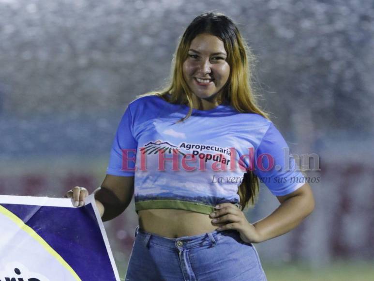 Hermosas chicas y afición disfrutando en familia: Así se vive el duelo entre Victoria y Marathón