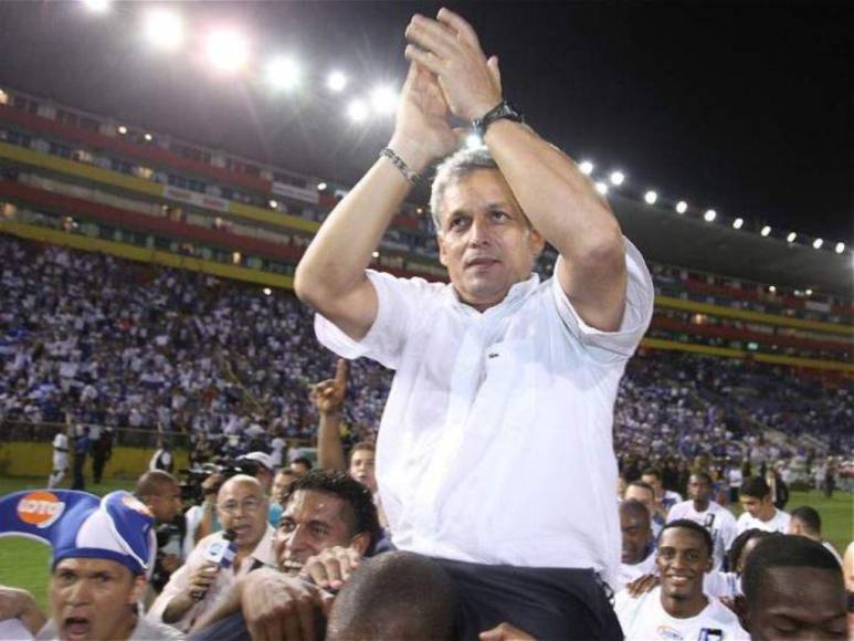 Mundialista en 2010 y estudioso del fútbol: Reinaldo Rueda, el elegido de última hora para clasificar a Honduras otra vez a un mundial