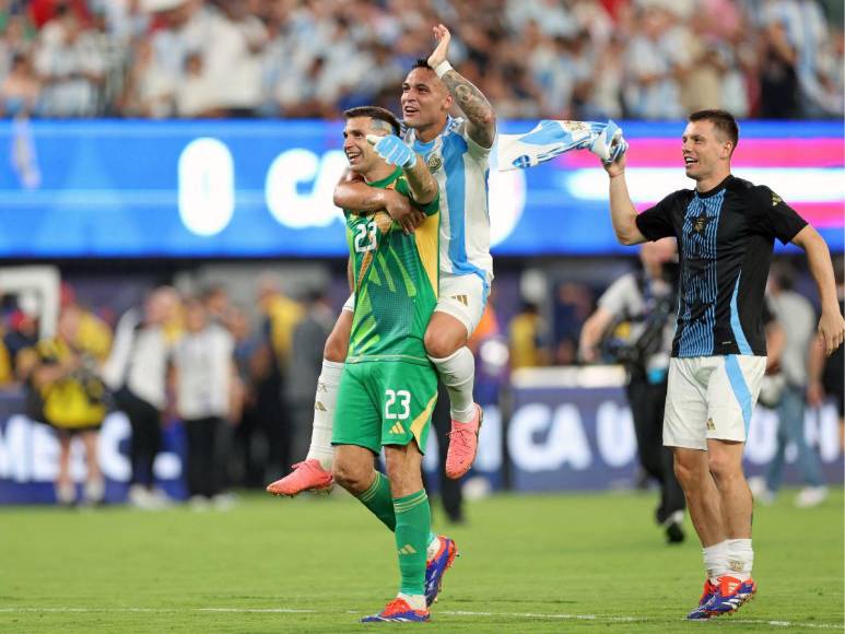 Festejo del “Dibu” y el gesto de Messi: así celebró Argentina el pase a la final