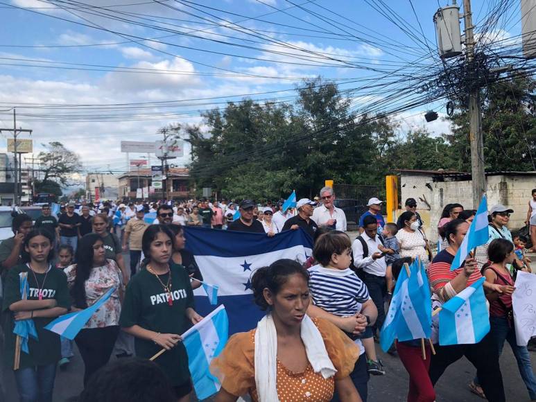 Oposición realiza quinta marcha “Por Honduras” en San Pedro Sula