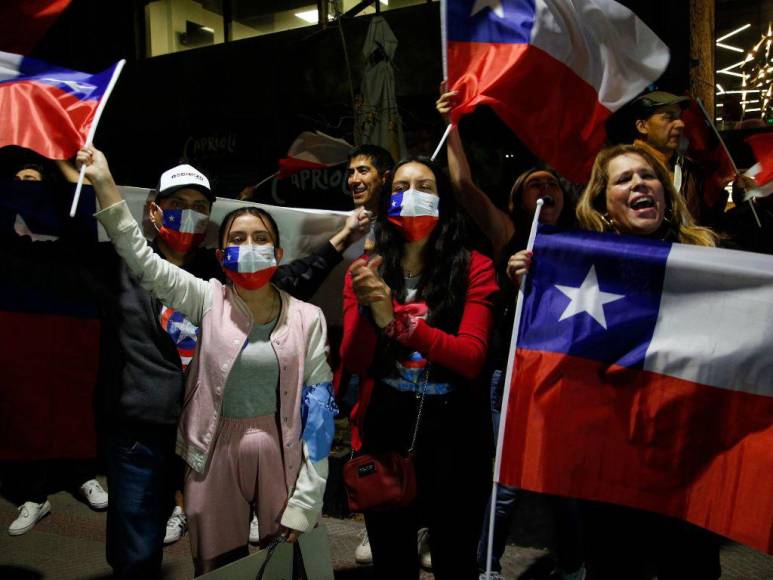 FOTOS: Chile celebra arrollador rechazo a nueva Constitución tras plebiscito de este domingo