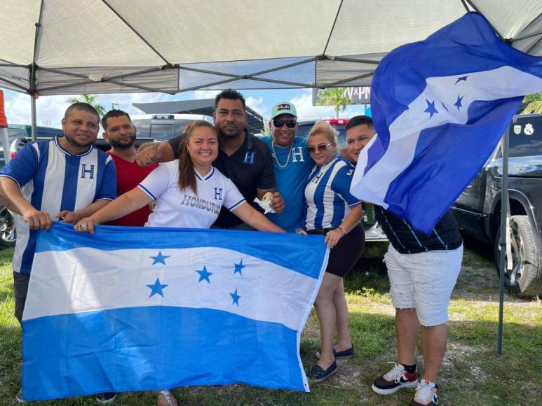 Fiesta catracha en Florida para el debut de Rueda en el Honduras vs Guatemala