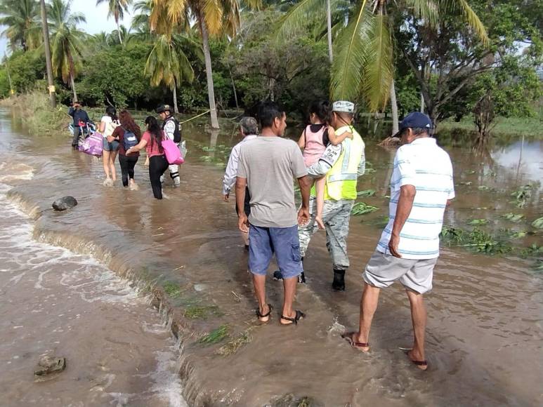 Muertes, inundaciones y destrozos deja Lidia a su paso por México