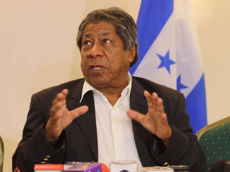 Exleyendas y un hombre de confianza: los candidatos para ser asistente técnico de Reinaldo Rueda en Honduras