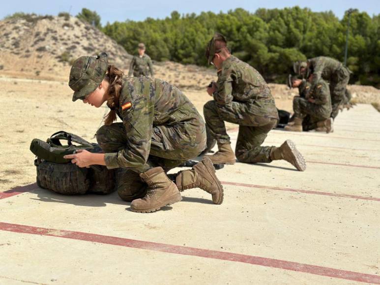 La Princesa Leonor en acción: Primeras fotografías de su instrucción militar