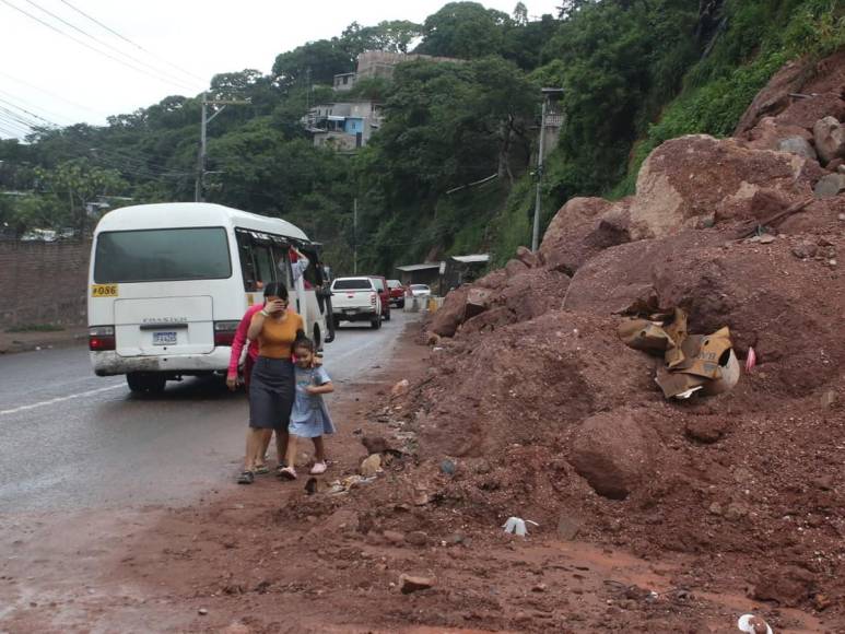 Sin avances en obras tras derrumbe en colonia Villa Nueva