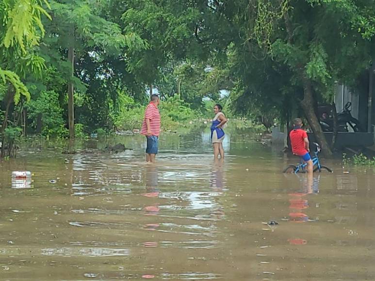 Fuertes inundaciones en la zona norte de Honduras por frente frío