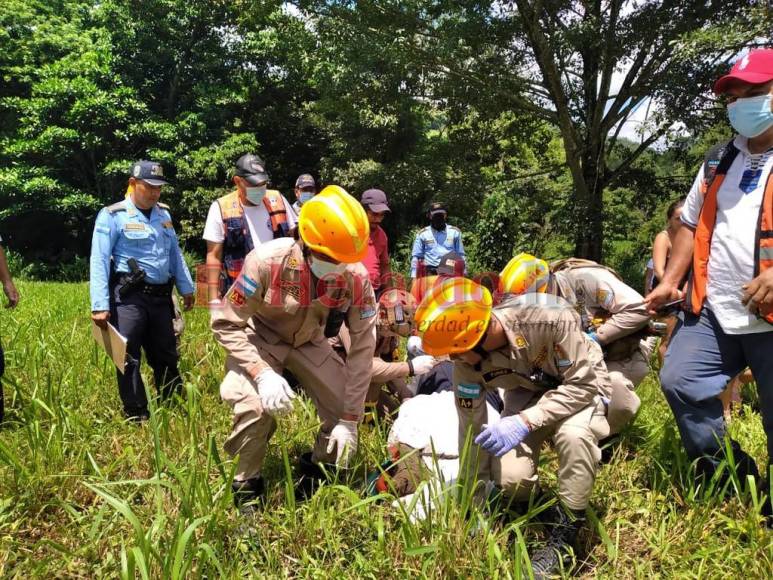 El doloroso rescate de familia que murió ahogada en San Francisco de Yojoa (Fotos)