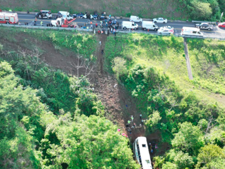 Trágico accidente de autobús en Nayarit deja 17 muertos y 22 heridos