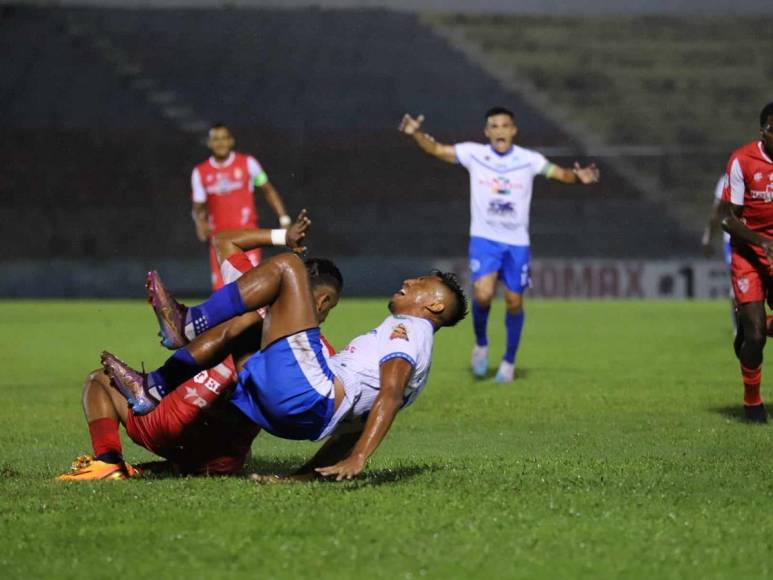 Lluvia, apagón y roja: fiascos del Victoria vs Real Sociedad