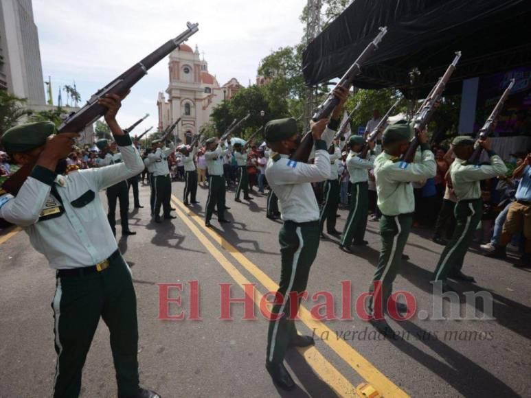 Fervor y algarabía en las fiestas de Independencia en la zona norte de Honduras (FOTOS)