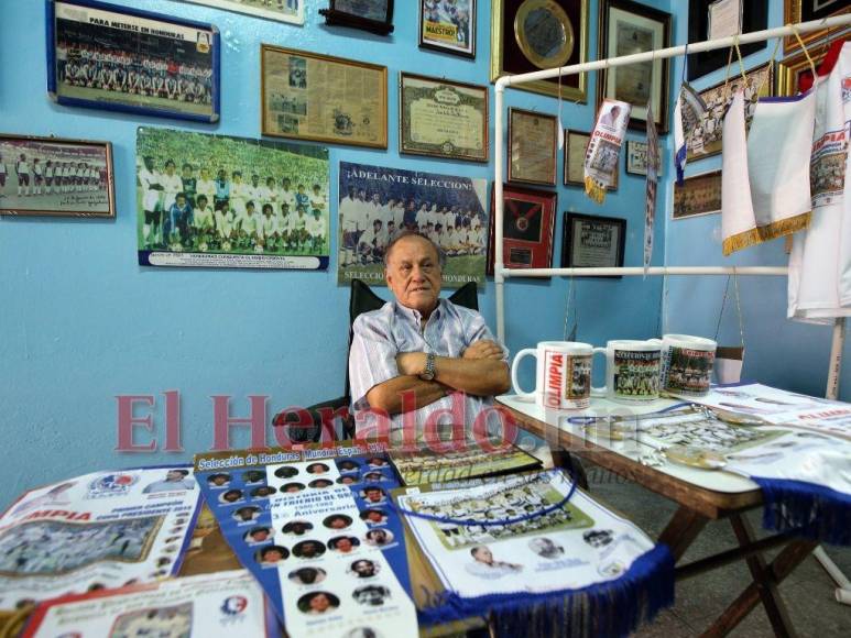 Un año sin “El Maestro”: El legado y obra de Chelato Uclés en el fútbol hondureño