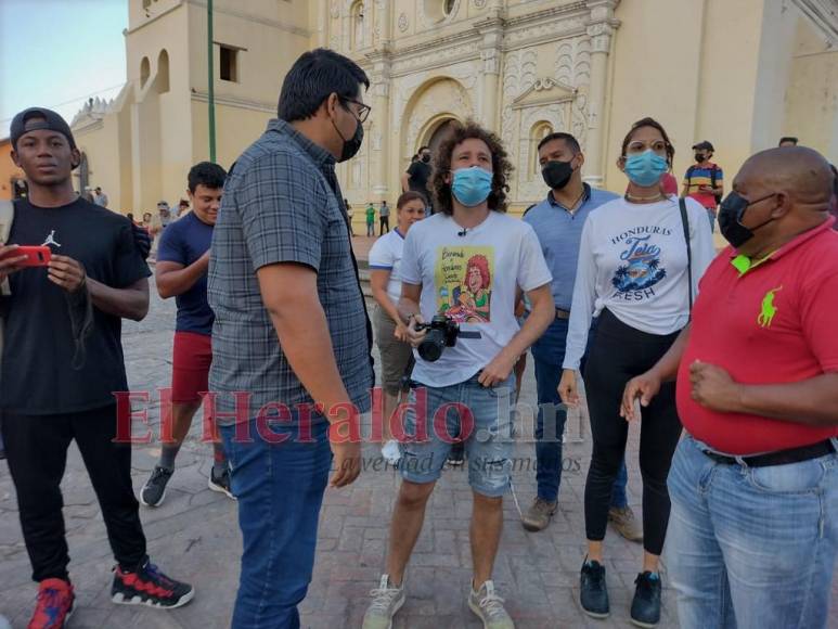 Luisito Comunica recorre Comayagua rodeado de fans (FOTOS)