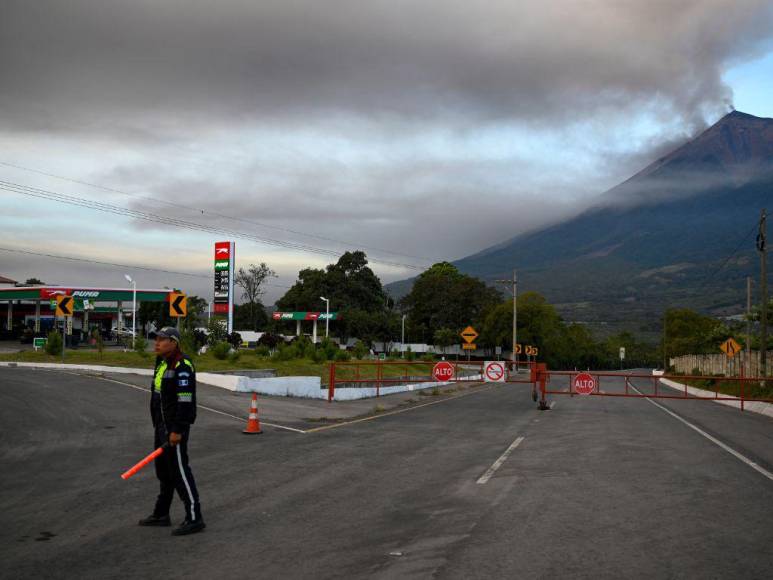 Nubes de alta temperatura y cenizas dispersas: Efectos de la erupción del volcán de Fuego en Guatemala