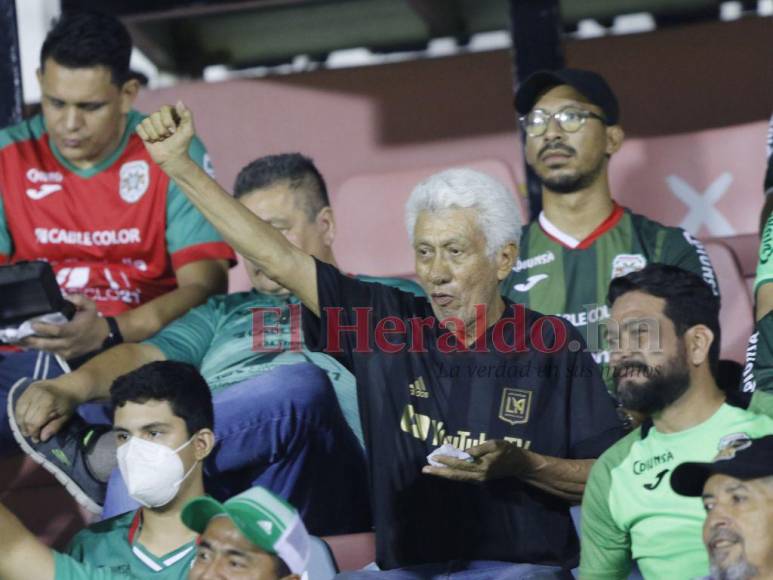 Hermosas chicas y afición disfrutando en familia: Así se vive el duelo entre Victoria y Marathón