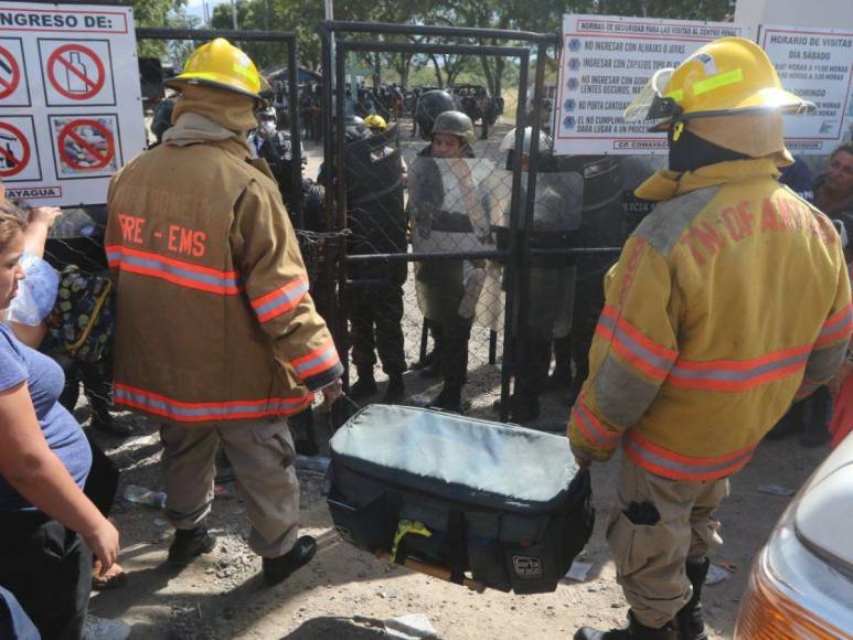 Hermetismo, angustia de familiares y fuerte resguardo militar: las imágenes que dejó la reyerta en cárcel de Comayagua