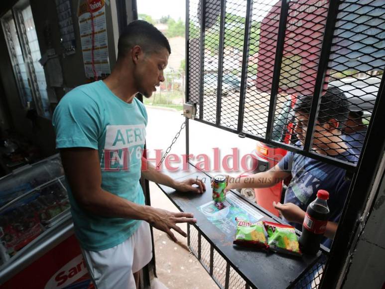 Así como cuida del medio campo de Motagua también administra su pulpería: La otra faceta de Jessé Moncada