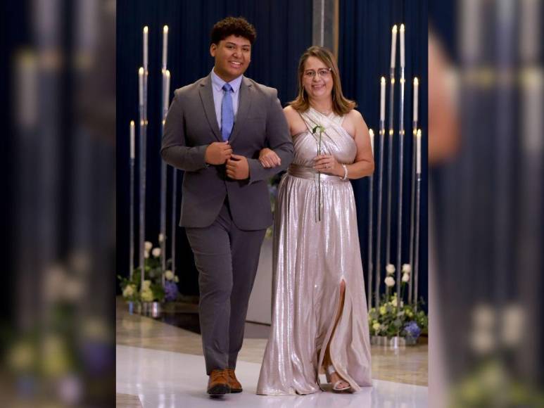 Prom 2024 de la Mayan School: Un sofisticado festejo colmado de excelencia