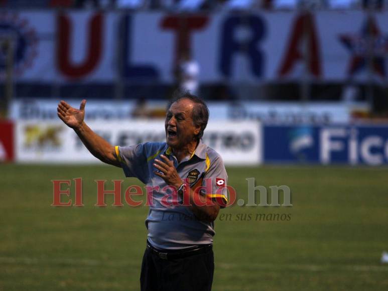 Un año sin “El Maestro”: El legado y obra de Chelato Uclés en el fútbol hondureño