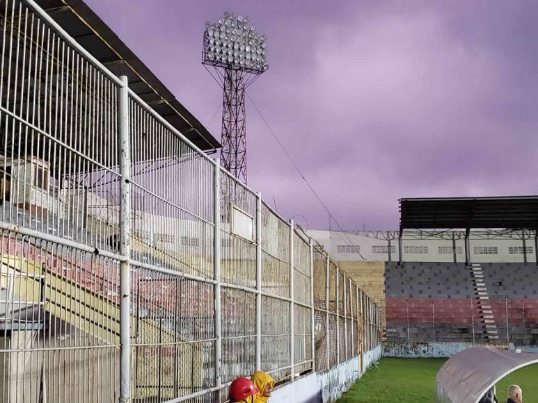 Lluvia, apagón y roja: fiascos del Victoria vs Real Sociedad