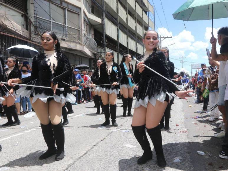 ¡Unas de las favoritas! Las bellas palillonas del Instituto Mixto Hibueras