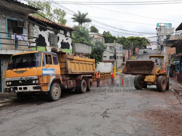 Cráteres, lodo y zonas a punto de quedar incomunicadas: así luce la capital tras las lluvias