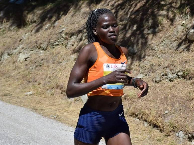 ¿Quién era Rebecca Cheptegei, atleta olímpica que murió tras ser quemada por su expareja?