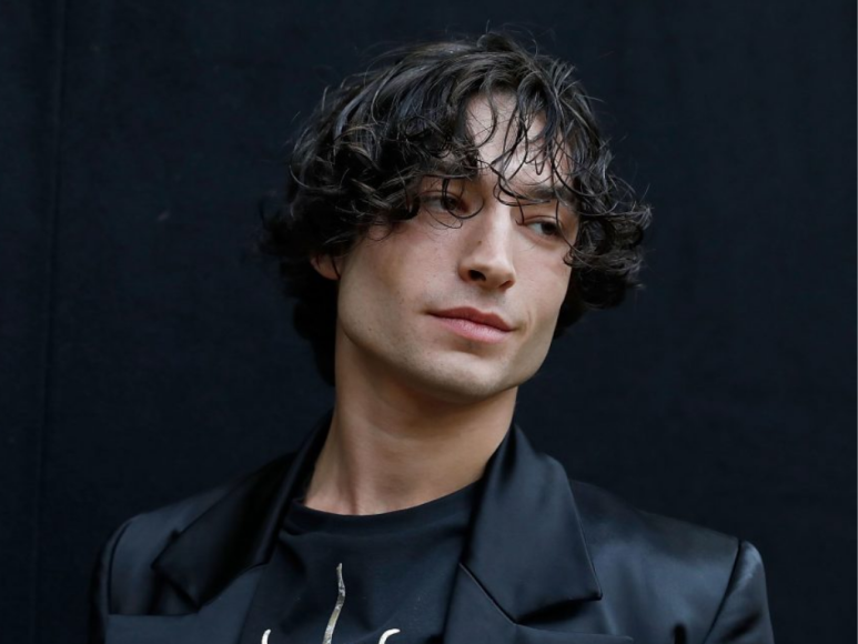 Las curiosidades de Ezra Miller, el actor que da vida a Flash