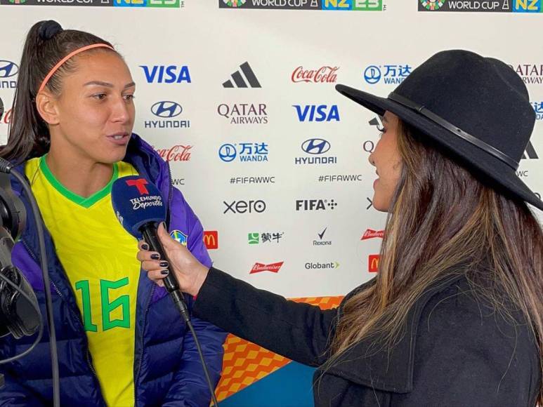 Rodeada de grandes figuras: Ana Jurka destaca dando cobertura al Mundial Femenino 2023