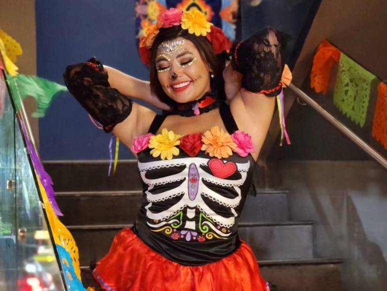 Milagro Flores se vuelve “Catrina” y deslumbra con su transformación