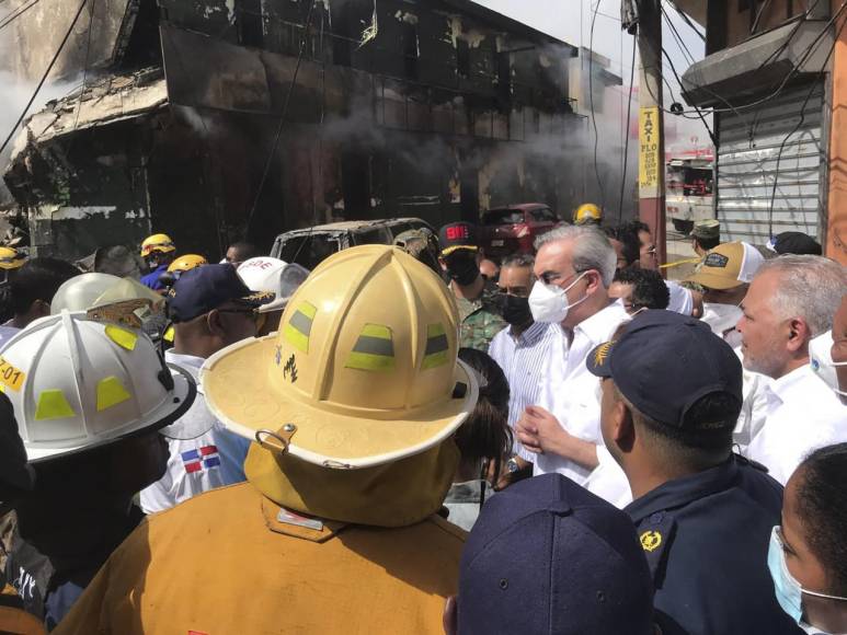 ¡Zona cero! 10 muertos y unos 11 desaparecidos en explosión de zona comercial en República Dominicana