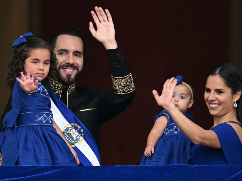 El look de Gabriela Rodríguez y sus hijas en la toma de posesión de Bukele