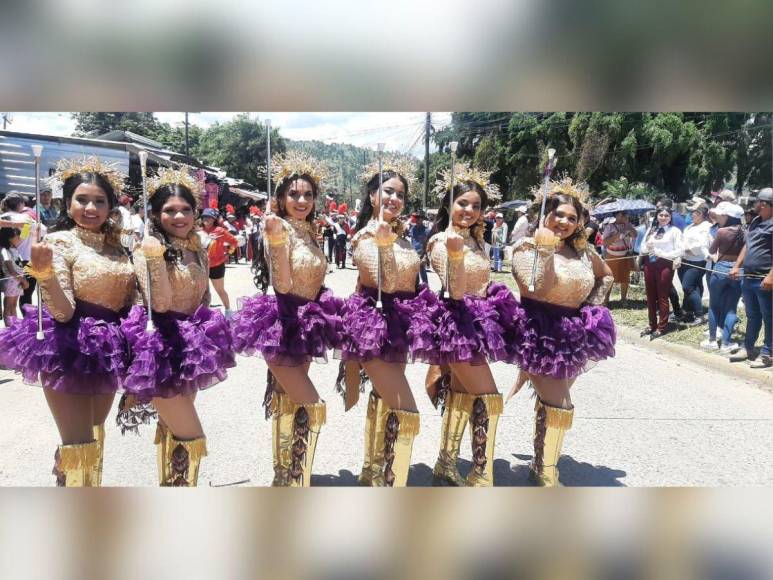 Los trajes más hermosos de las palillonas que desfilaron este 2023 en Honduras