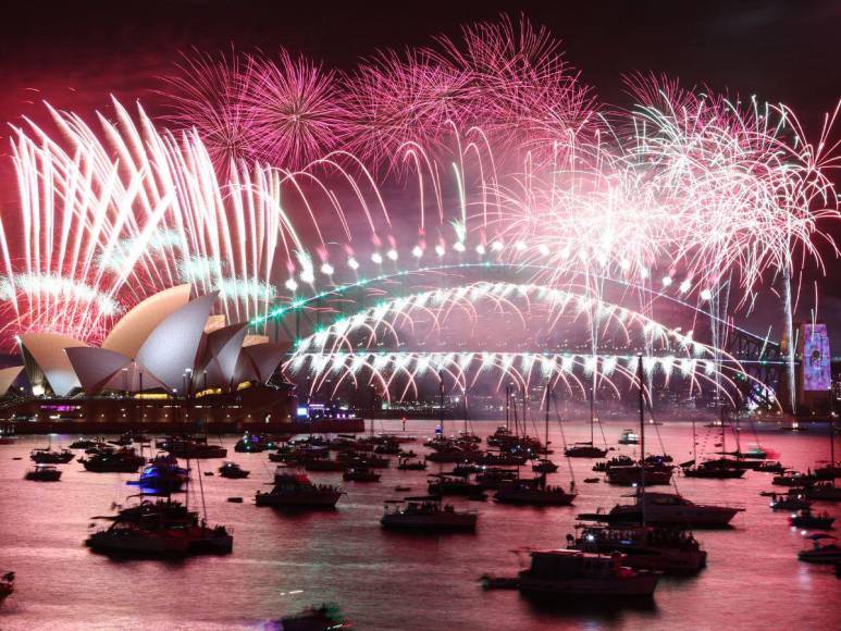 Con espectáculos de fuegos artificiales, así celebran Año Nuevo 2023 en el mundo